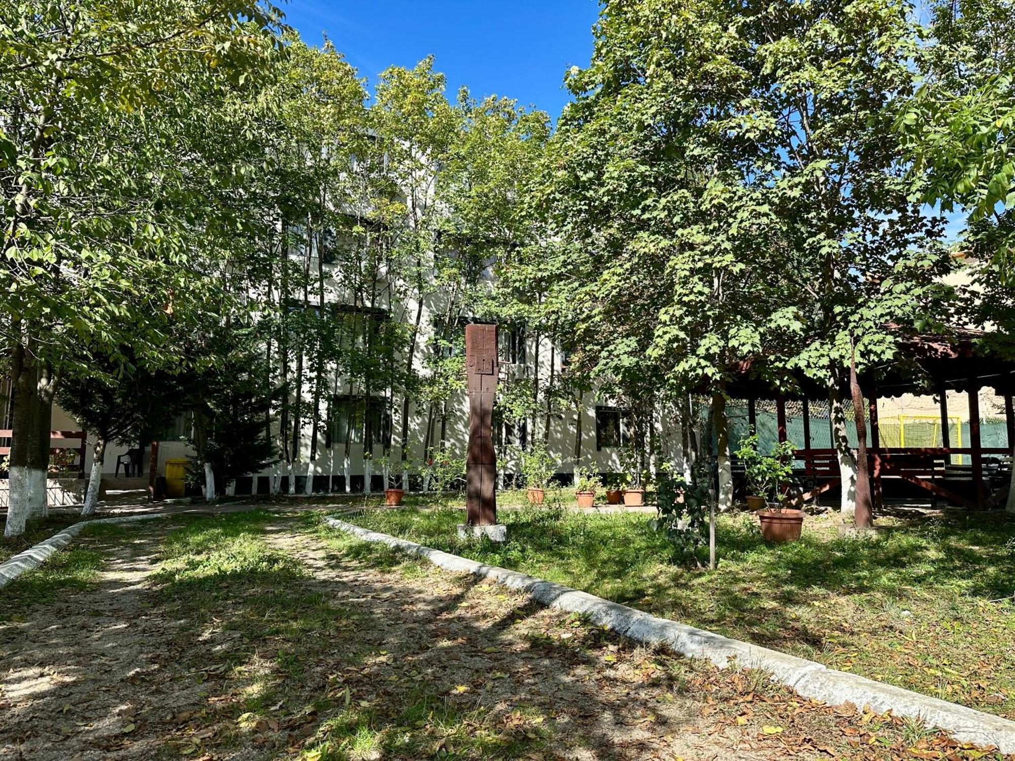 Hostel Horia Plopeni المظهر الخارجي الصورة