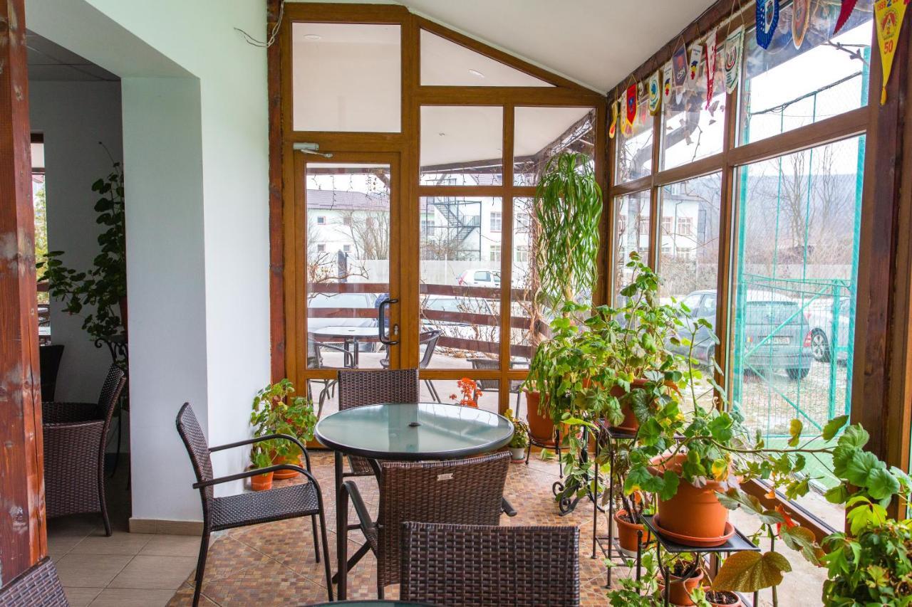 Hostel Horia Plopeni المظهر الخارجي الصورة