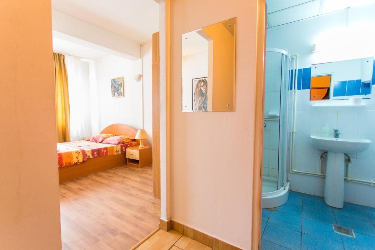 Hostel Horia Plopeni المظهر الخارجي الصورة