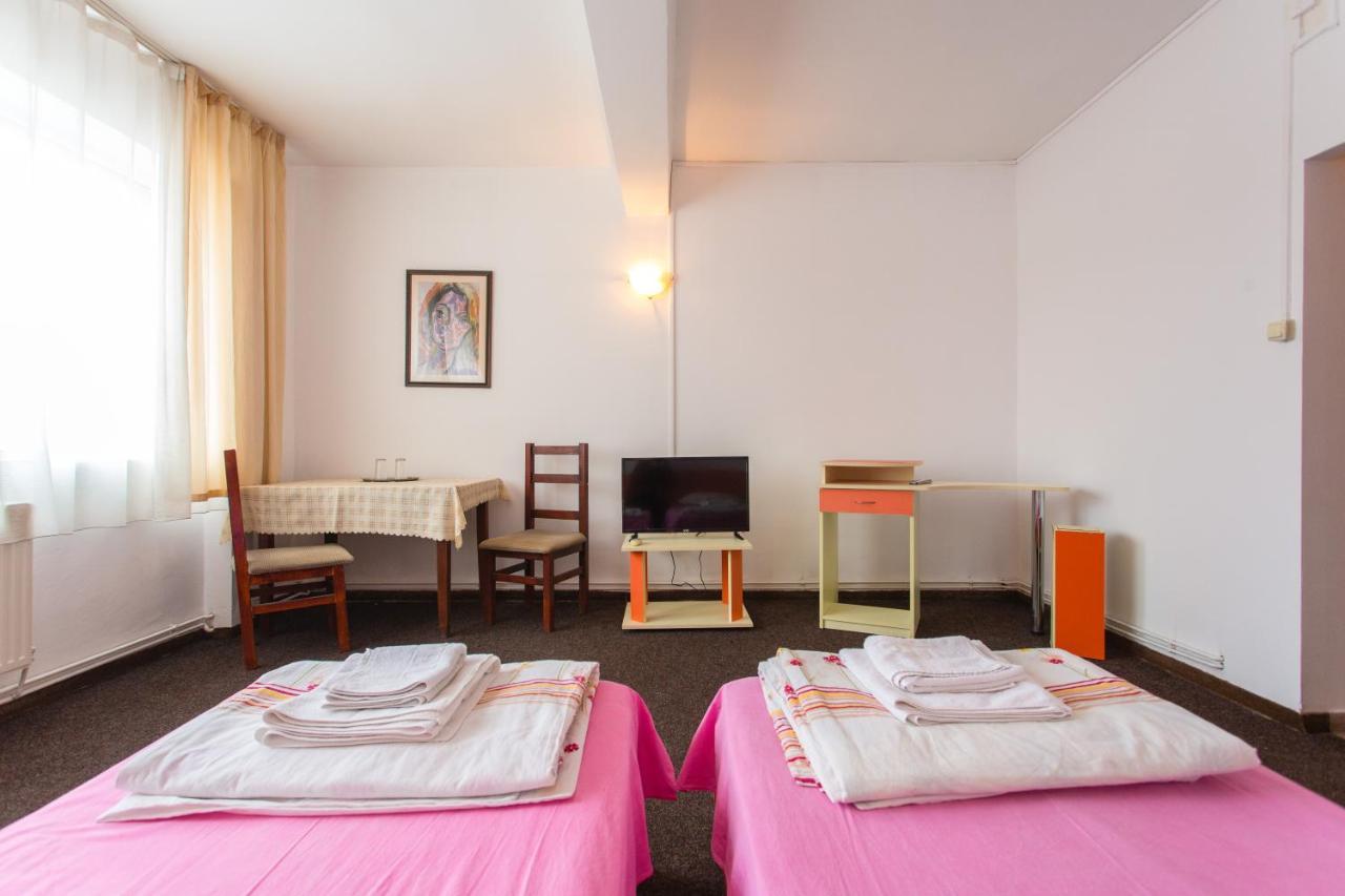 Hostel Horia Plopeni المظهر الخارجي الصورة