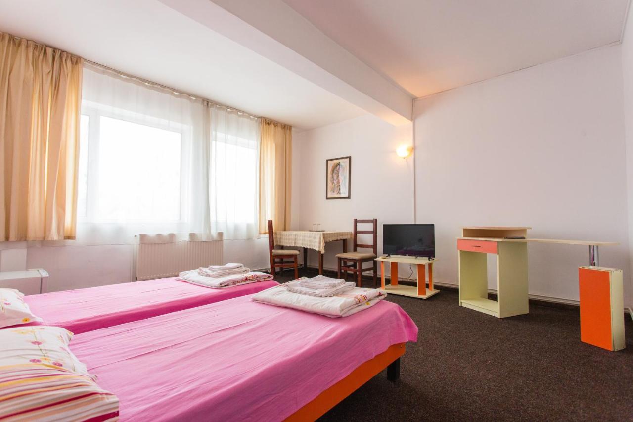 Hostel Horia Plopeni المظهر الخارجي الصورة